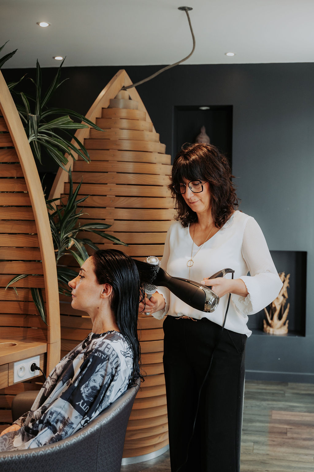 Brushing réalisé dans notre salon de coiffure