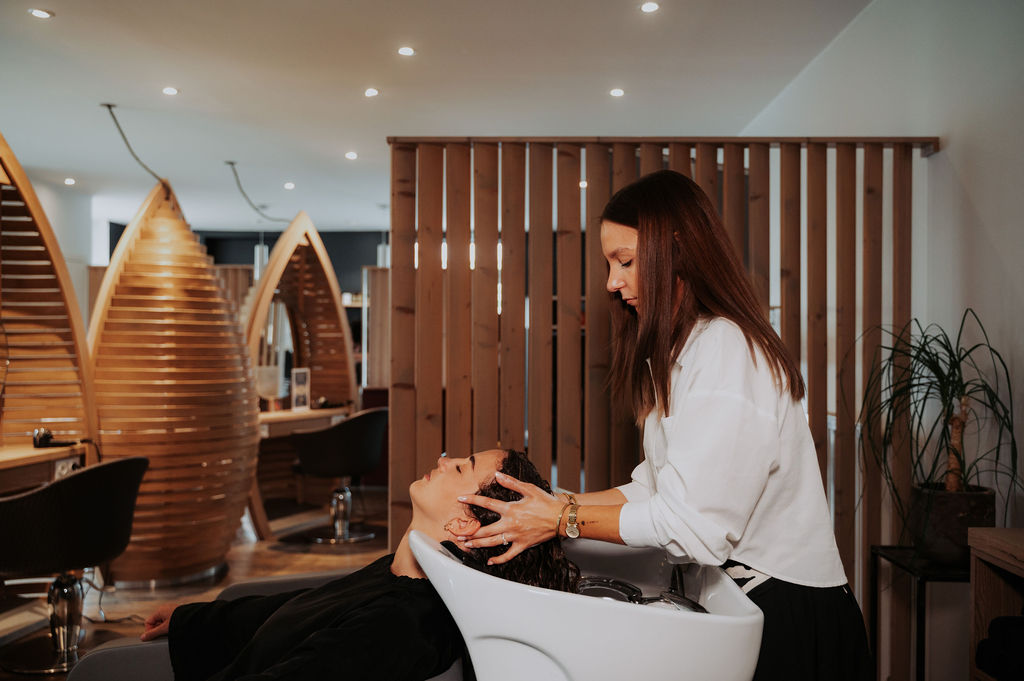 Soin capillaire réalisé dans le salon