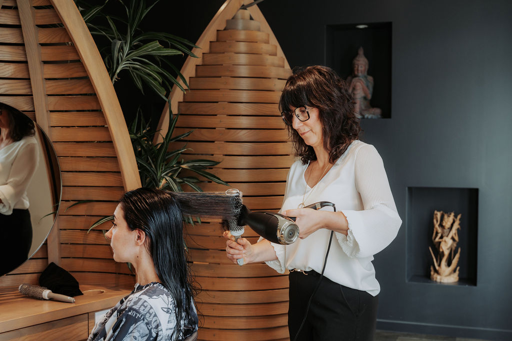 Coiffage personnalisé au salon Hair’Tendance